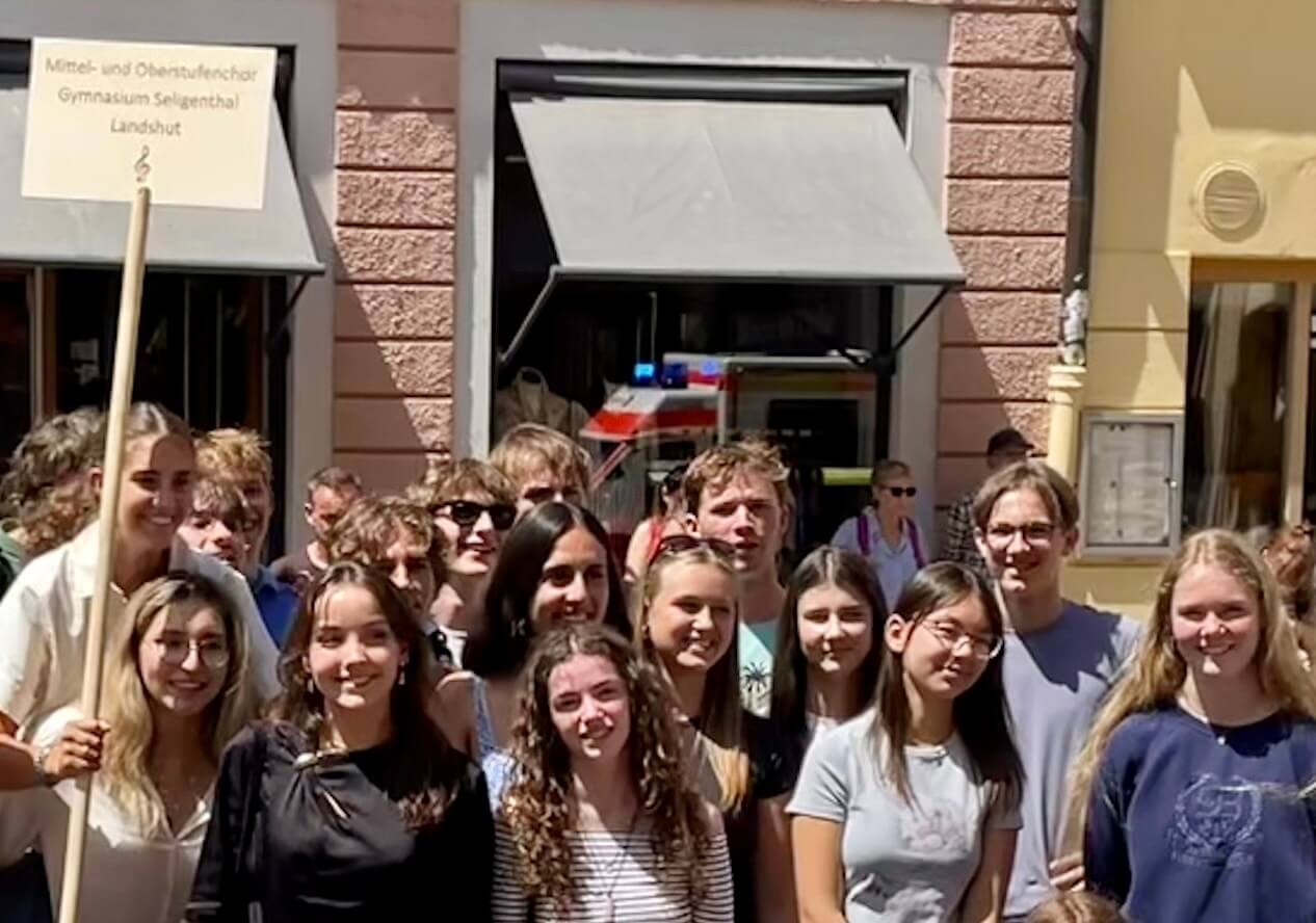 Auftritt des Mittel- und Oberstufenchores beim Festival „Pueri cantores“ in Sankt Martin